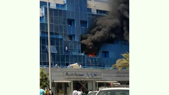 هتل پارمیس کیش آتش گرفت + عکس لحظه آتش سوزی