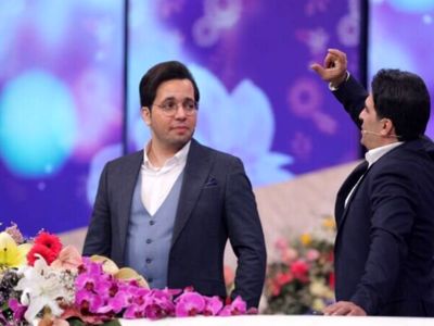 خوانندگی جنجالی و خنده دار بازیگر معروف در برنامه سال تحویل حامد سلطانی/ من همونم که نازنینت بودم...+ فیلم