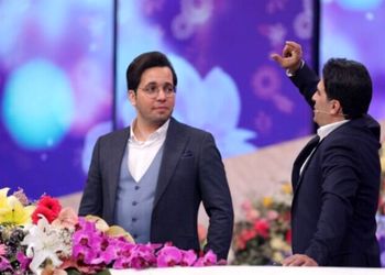 خوانندگی جنجالی و خنده دار بازیگر معروف در برنامه سال تحویل حامد سلطانی/ من همونم که نازنینت بودم...+ فیلم