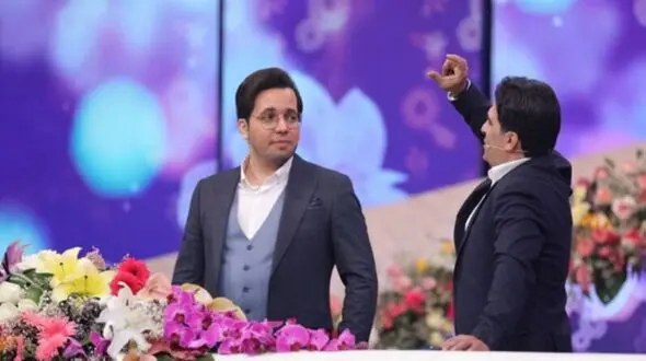 خوانندگی جنجالی و خنده دار بازیگر معروف در برنامه سال تحویل حامد سلطانی/ من همونم که نازنینت بودم...+ فیلم