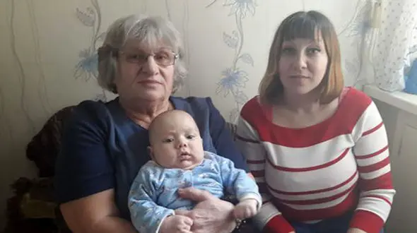 مادری که به اشتباه دختر قاتل را 30 سال بزرگ کرد! + تصاویر 