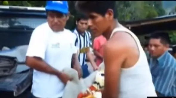 مُرده ای  که داخل قبر زنده شد+تصاویر