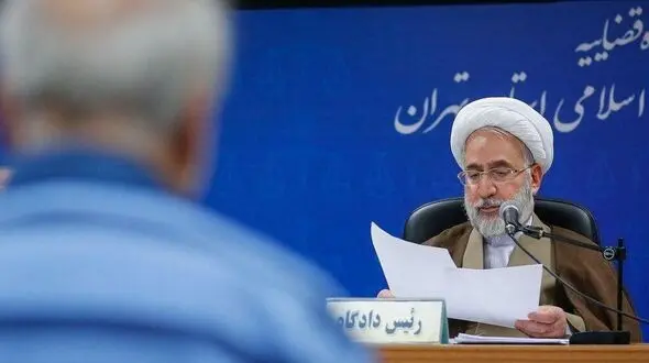 جزییات دادگاه 9 مفسد اقتصادی / قاضی مچ متهم را گرفت+ عکس