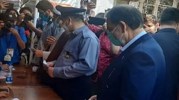 محسن رضایی در شهر ری رای داد / نامزد انتخابات 1400: حضور مردم در انتخابات باعث تقویت اقتدار ایران می شود