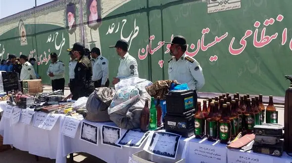 فیلم کشف ۲۰۰ راکت آرپی‌ جی جنگی در بلوچستان / 16 باند سازمان یافته منهدم شد