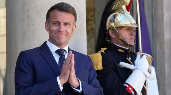 ترامپ و پزشکیان؛ ماکرون: مذاکره کنید