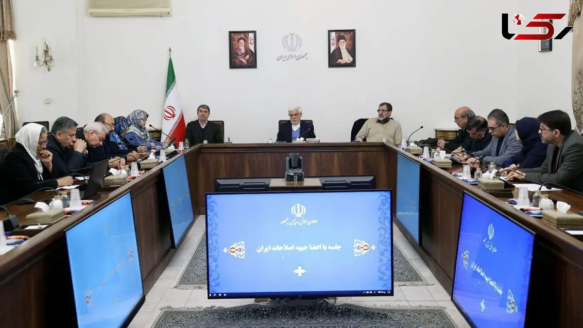 عارف : دولت با جدیت پیگیر مقابله با مافیا سوخت است/ باید نخبگان و متخصصان علمی و دانشگاهی به دولت کمک نمایند