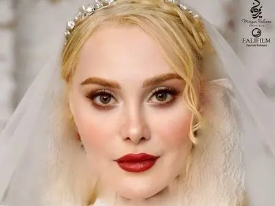 فیلم / لحظه بی هوش شدن آرام جعفری تازه عروس سینما در میهمانی / هلیا امامی به دادش رسید / به اورژانس زنگ زدند