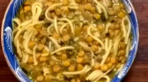 آش عدس گزینه عالی در این روزهای پاییزی / فیلم