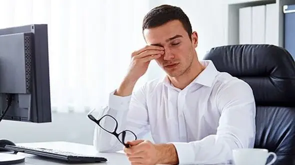 چطور با قانون 20-20-20 چشمان‌ تان را از شر خستگی خلاص کنید؟