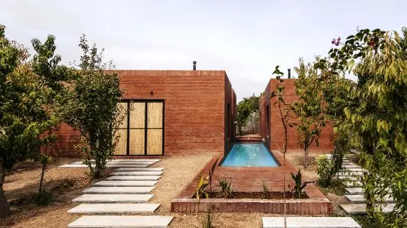 خیره‌کننده‌ترین خانه ویلایی اصفهان که با معماری منحصربفردش تمامی جوایز ایرانی و خارجی را از آن خود کرد/ اصلا انگار از یک جهان دیگه ست، یا که زمان دیگه