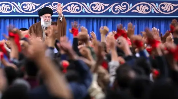 دیدار جمعی از دانش‌آموزان با رهبر انقلاب در روز چهارشنبه / برگزاری راهپیمایی ۱۳ آبان در بیش از ۹۰۰ شهر