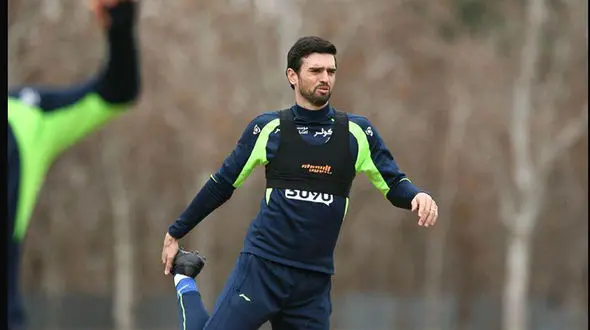 پادوانی به بیمارستان منتقل شد