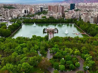قتل عجیب زن جوان در تبریز / راننده بعد بگو مگو این زن را عمدی زیر گرفت و با خود تا فضای چمن ائل گل کشاند