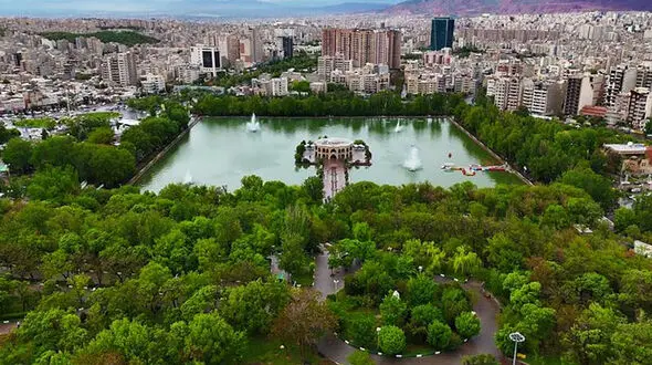 قتل عجیب زن جوان در تبریز / راننده بعد بگو مگو این زن را عمدی زیر گرفت و با خود تا فضای چمن ائل گل کشاند