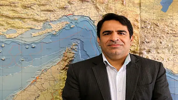 مدیرکل شیلات هرمزگان: عامل مرگ گربه ماهی ها صید پرساین بود / پنج ماه است که هیچ مجوزی برای صید ترال صادر نشده