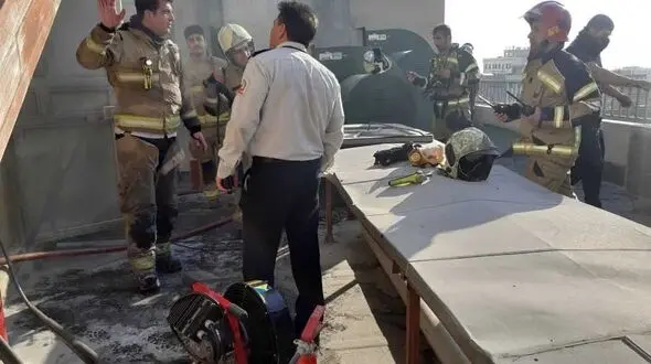 اولین عکس ها از آتش سوزی  در پردیس سینمایی زندگی غرب تهران