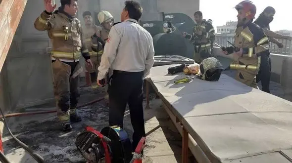 اولین عکس ها از آتش سوزی  در پردیس سینمایی زندگی غرب تهران