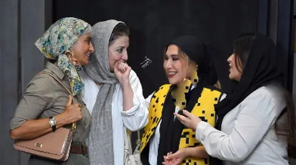 غوغای تیپ شیک هنرمندان در «عاشقانه قاتلانه»: از استایل تابستانی رویا میرعلمی، گیتی قاسمی و نسیم ادبی گرفته تا  درخشش رویا جاویدنیا در 60 سالگی