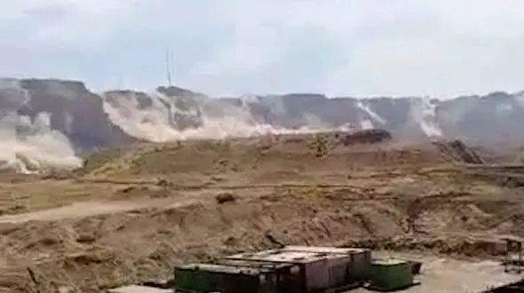 فیلم ریزش کوه در زلزله بوشهر