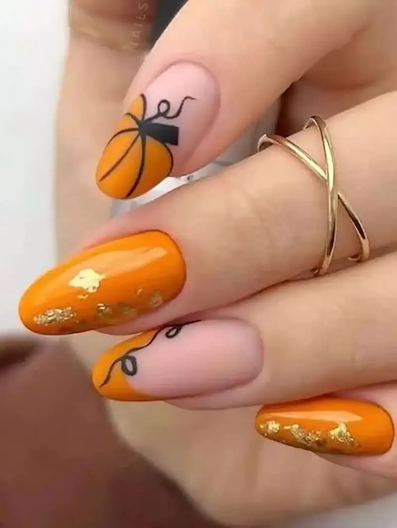طراحی کدو تنبل روی ناخن