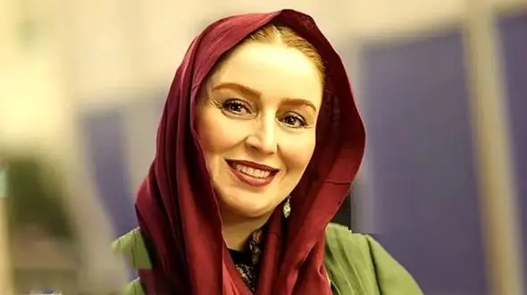 ببینید / آواز شاد !  /  ژاله صامتی در بزم زنان تئاتری با آهنگ همه چی یار یار  قر کمر و شونش را می افته ! + فیلم