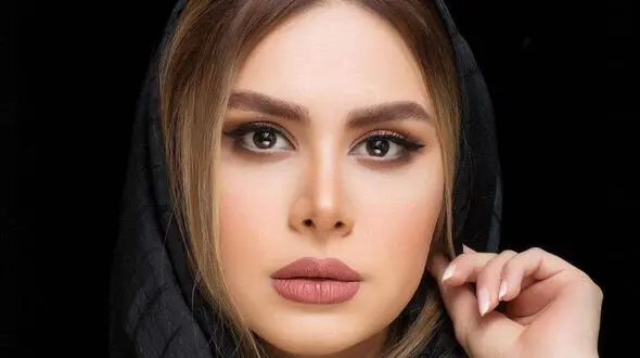 عکس لو رفته از لباس نامزدی  نجمه جودکی و داماد جذاب ! / غوغای خانم مجری تلویزیون در این روزها !