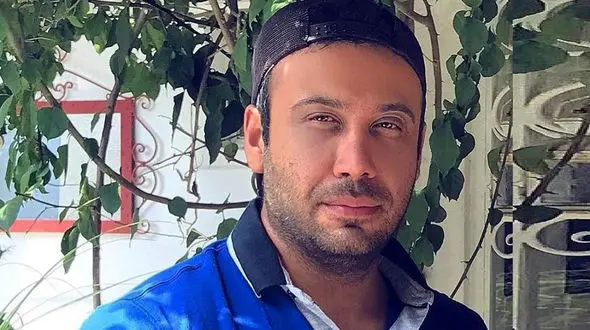 فیلم / محسن چاوشی شب ها با وانت برنج پخش می کند ! / راز عجیب آقای خواننده لو رفت !