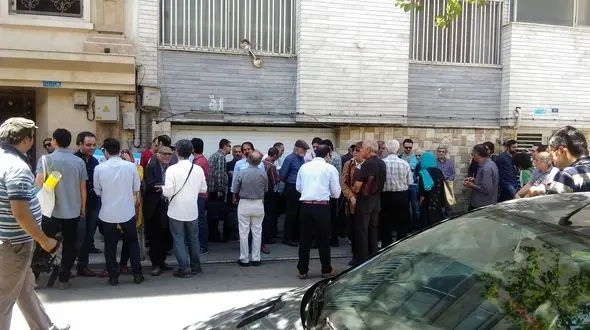 حضور و مداخله نیروی انتظامی در تجمع اعتراضی مستندسازان +تصاویر 