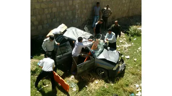 سقوط پراید به خندق پشت فرودگاه  بجنورد+ عکس