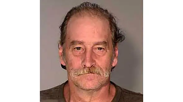 این مرد 2 سال با جنازه های مادر و برادرش زندگی کرد +عکس 