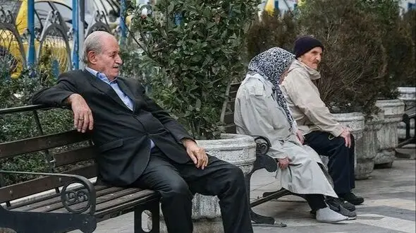 آیا حذف بیمه تکمیلی بازنشستگان، یک چهارم جمعیت ایران را تحت تاثیر قرار می‌دهد؟