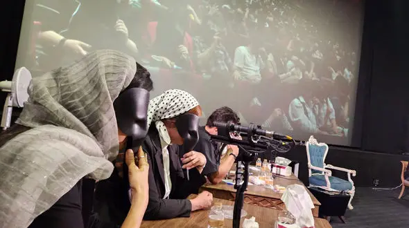 اجرای زنده بازی «پدرخوانده» توسط بازیگران این مجموعه در حضور صدها تماشاگر