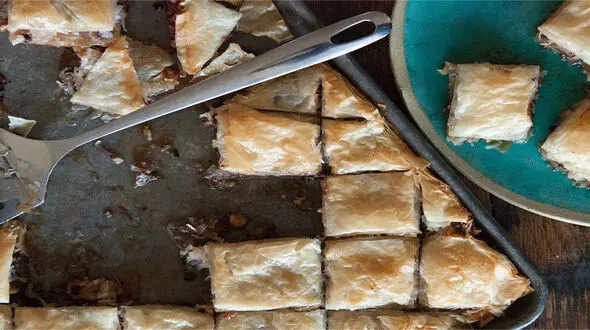 باقلوای شکلات و نارگیل خانگی بپزید+طرز تهیه