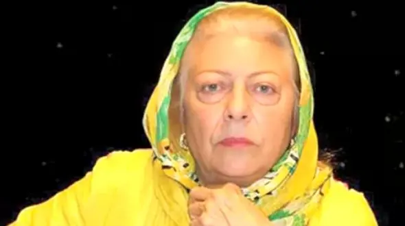 بنفشه دختر بسیار زیبای ثریا قاسمی با شباهت خیلی زیاد به مادر و مادربزرگش !! / قابی ماندگار !