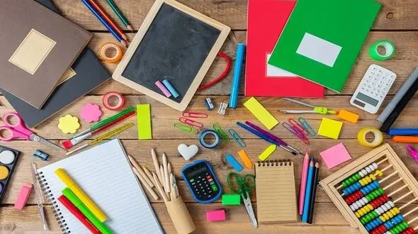 10 مورد ضروری برای قرار دادن در لیست لوازم مدرسه