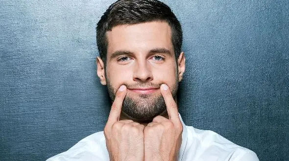 چگونه بفهمیم یک لبخند واقعی است یا ساختگی؟ راهنمای تشخیص خنده