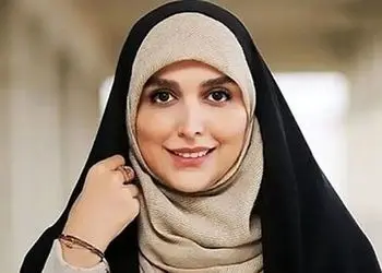 نگاهی به پاریس گردی مژده لواسانی با چادر و حجاب کامل/ باعث افتخاری بانو+عکس