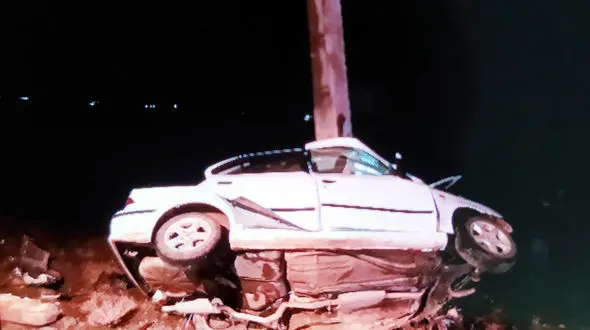 سمند در برخورد با تیرچراغ برق پوکید + عکس / تربت حیدریه