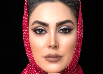استایل باکلاس نیلوفر شهیدی در کنار دریا برای تبریک تولد این دختر خانوم ناشناس +عکس
