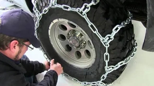 ممنوعیت تردد بدون داشتن زنجیر چرخ در محورهای کوهستانی