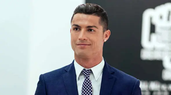 ماجرای رحم اجاره ای برای همسر کریس رونالدو

 