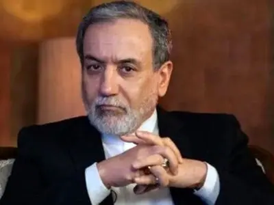 فیلم و عکس  همسر سوم و جوان عباس عراقچی و دختر زیبایش / تیپ و استایل همسرش با حجاب خوشرنگش