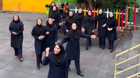 فیلم آواز باشکوه و پر طمطراق  / خانوم های معلم پر احساس می خونن ! /  بوی ریحونی شفای جونی !