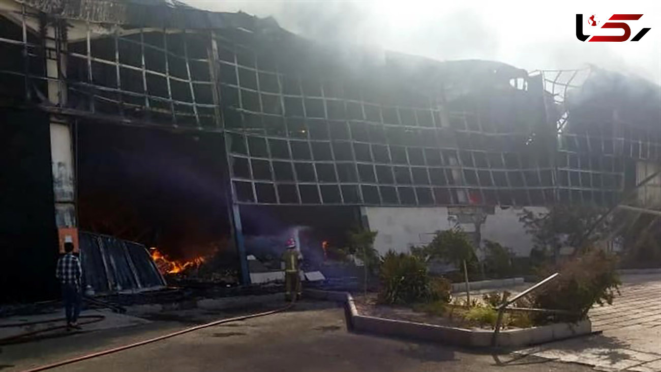 فیلم آتش سوزی در کارخانه مبل شهرک صنعتی شمس آباد / 5 سوله خاکستر شد + عکس