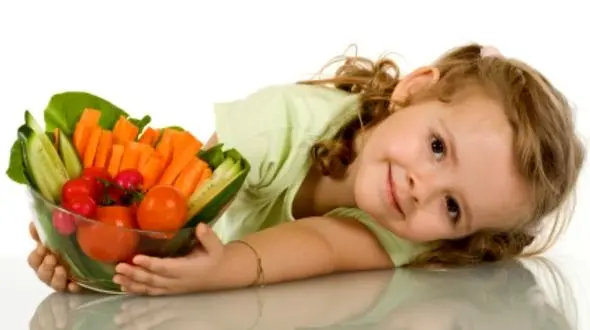 گیاهخواری به کودکان و نوجوانان توصیه نمی شود/ حداقل یک منبع حیوانی در رژیم غذایی خود داشته باشید