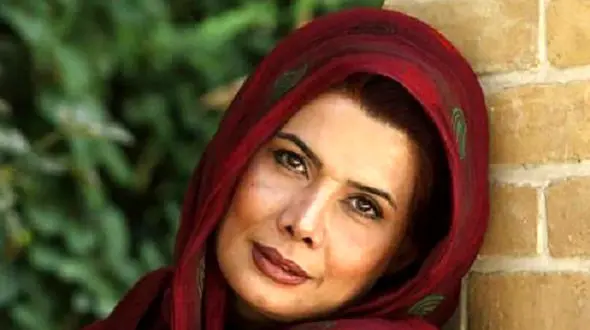 عاطفه رضوی نوشت: در سخت‌ترین شرایط هم با حقارت بیگانه‌ایم