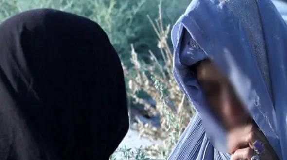 2 دختر تهرانی با لباس پسرانه  در سفره خانه ها مشروب سر میزها می بردند! + جزییات عجیب
