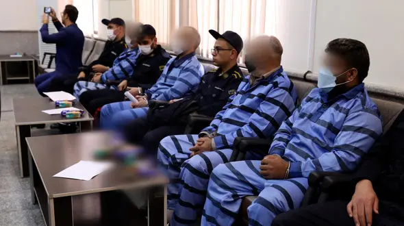 فیلمی اشک درآور از شب عید 4 اعدامی تهرانی ! / دلتنگی 10 ساله برای پدری که هرگز نمی بینم !