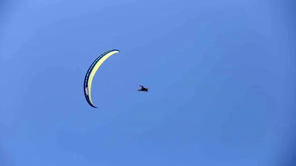 ماجرای مرگ 2 پاراگلایدر سوار در سواحل هرمزگان چه بود؟ + جزییات